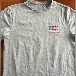 Vineyard Vines Gray Tee with Flag Design